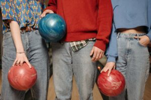 bowling bowl players